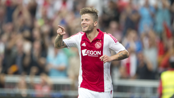 他在球场上 他在球场上